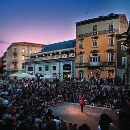 Διαμέρισμα Beautiful In With Wifi *