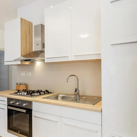 Beautiful In With Wifi Πούλα