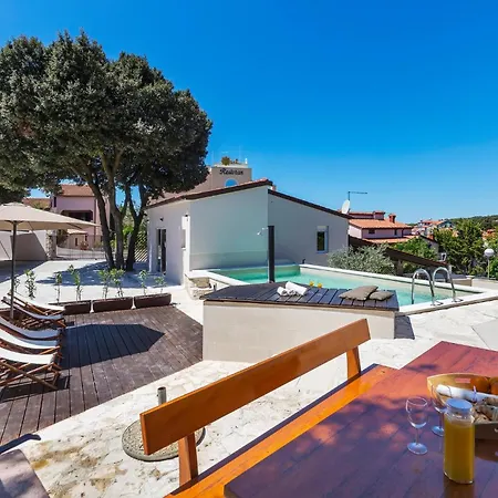 Apartamento Lovely In With Swimming Pool *