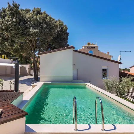 Apartment Beautiful In With Wifi Pula