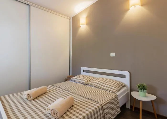 Apartment Beautiful In With Wifi Pula