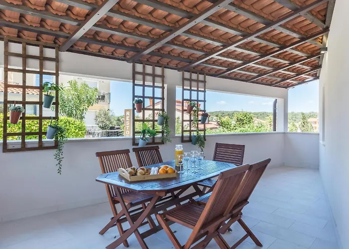 Apartment Beautiful In With Wifi Pula